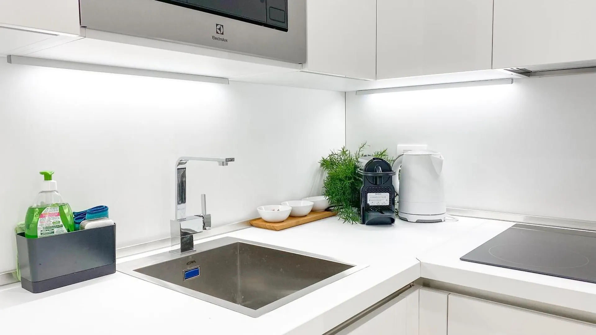 Cardano Suite - 5 Min From Central Station Milan Italy