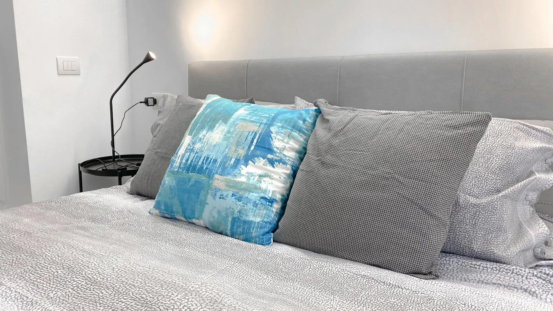 Apartment Cardano Suite - 5 Min From Central Station Milan