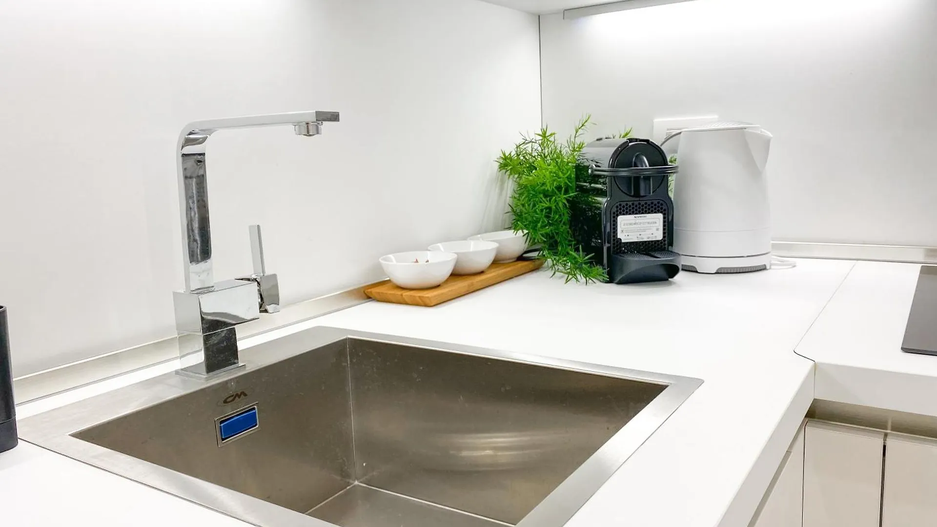 Cardano Suite - 5 Min From Central Station Milan 0*,  Italy