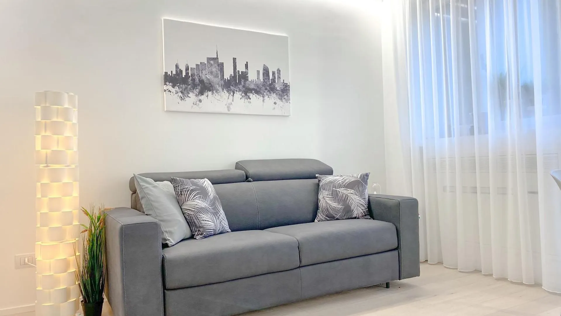 Cardano Suite - 5 Min From Central Station Milan 0*,  Italy