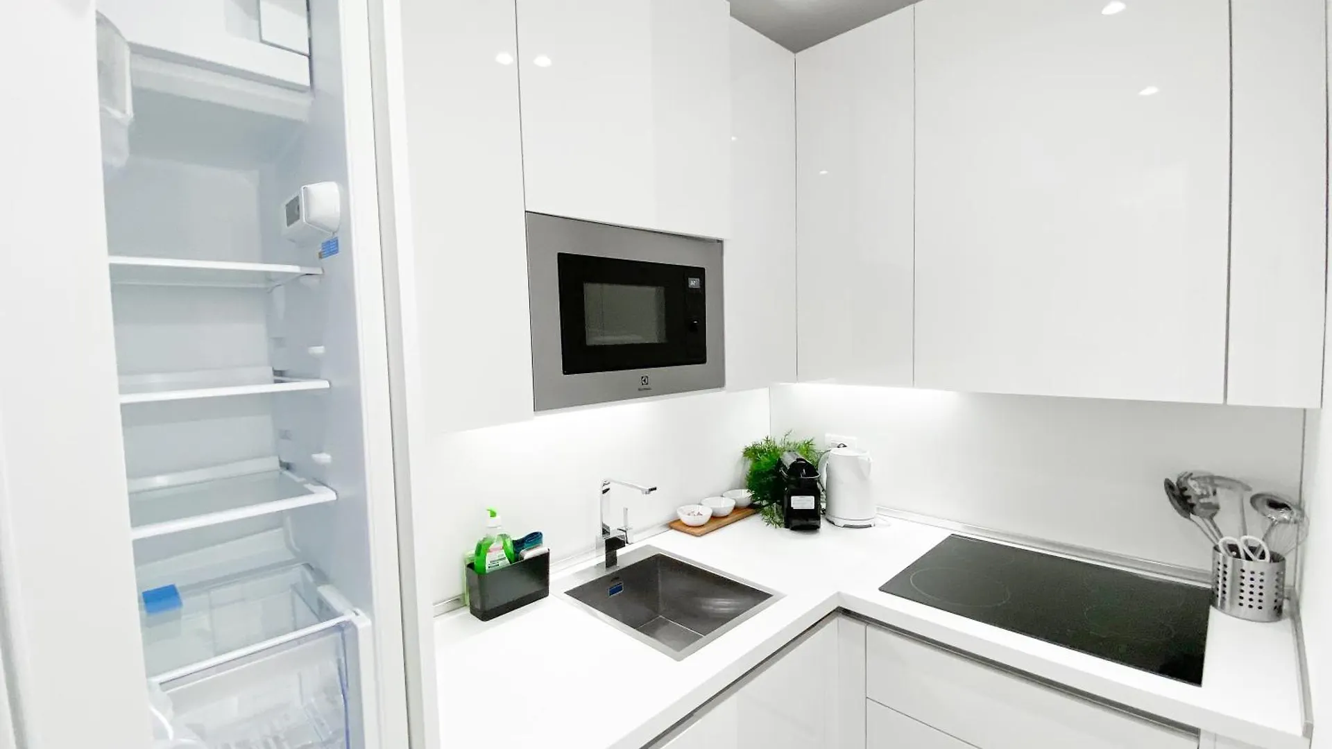 Apartment Cardano Suite - 5 Min From Central Station Milan